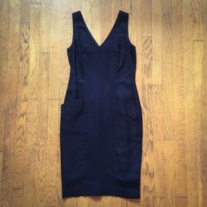 LBD - V-neck, Pockets